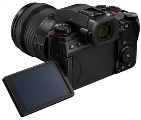 Panasonic Lumix S5 Mark II + S 20-60mm f:3.5-5.6 + S 50mm f:1.8 écran orientable