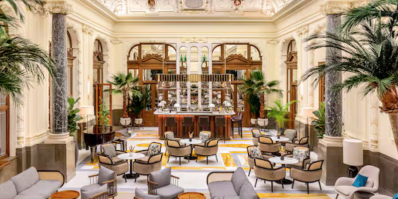 Lobby et bar de l'hôtel NH Collection Prague Carlo IV