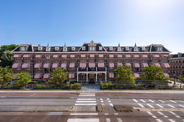 Façade de hôtel Leonardo à Amterdam