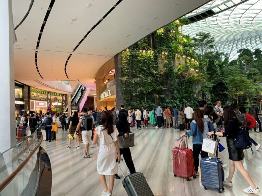 Intérieure de l'aéroport Changi à Singapour